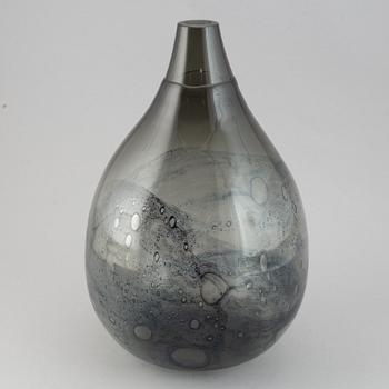 Eva Englund, an "Eldlek" glass vase from Pukeberg. Signed and dated -65.