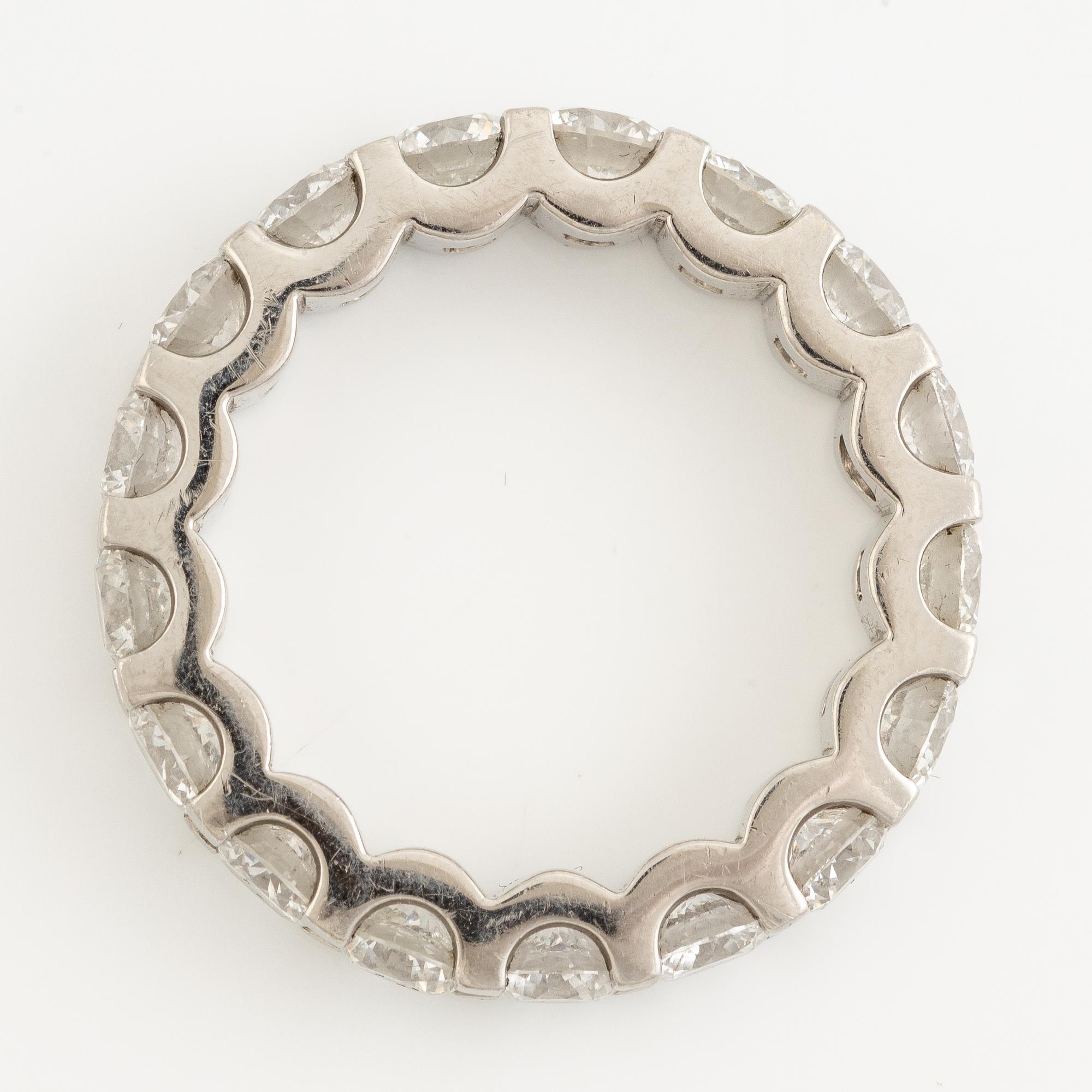 Ring platina helallians med briljantslipade diamanter, Stephen Foster,