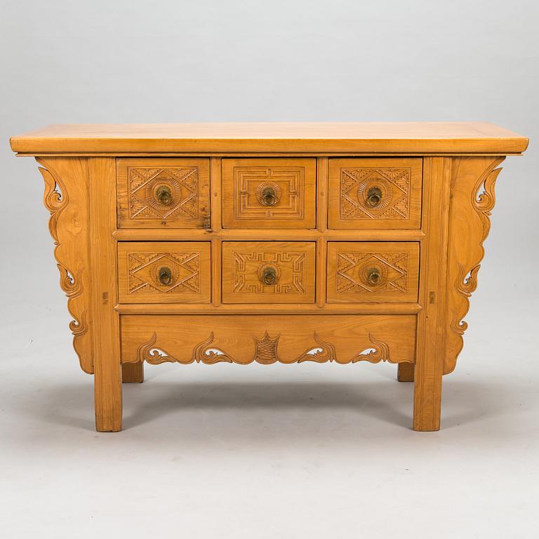 A Corean chest of drawers, 20th century.