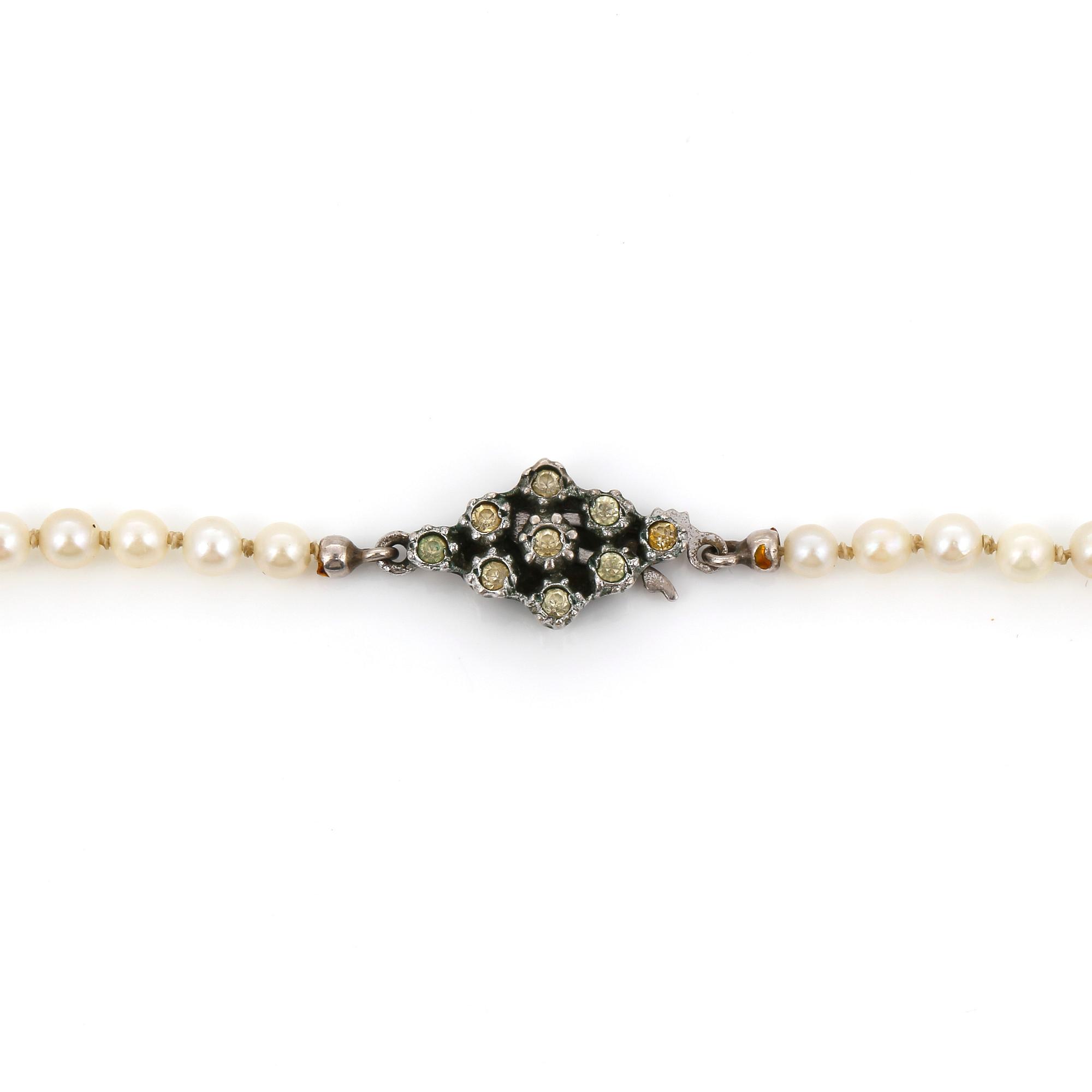 COLLIER, odlade saltvattenspärlor, lås i silver.