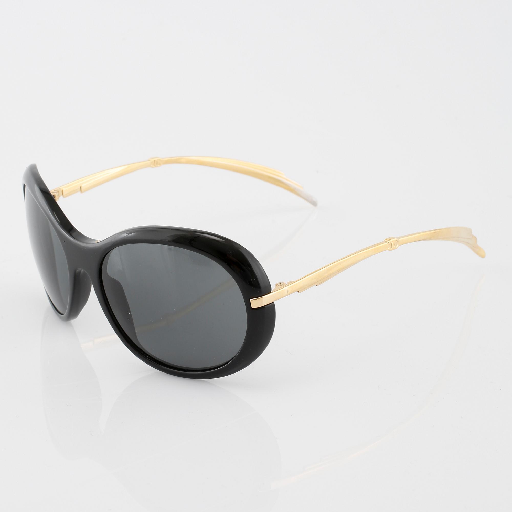 SOLGLASÖGON, Chanel.