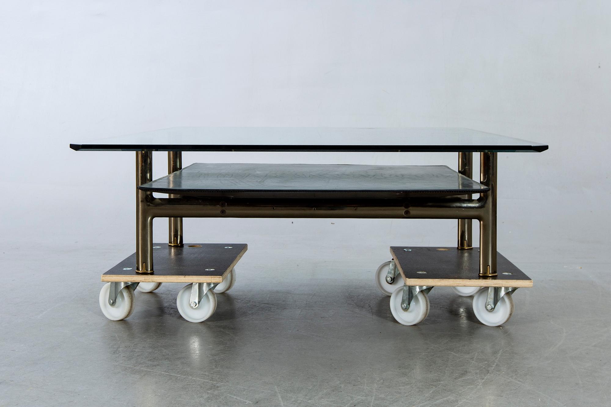 Paolo Nava och Antonio Citterio, coffee table "Diesis"  for B&B Italy ca 1980.