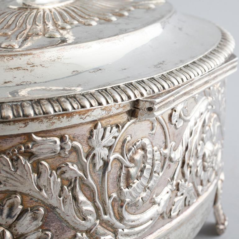 A silver box by Adolf Zethelius from Stockholm in 1832, weight 786 grams.