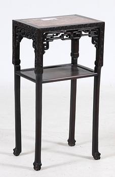 BORD, orientaliskt, 1900-tal.