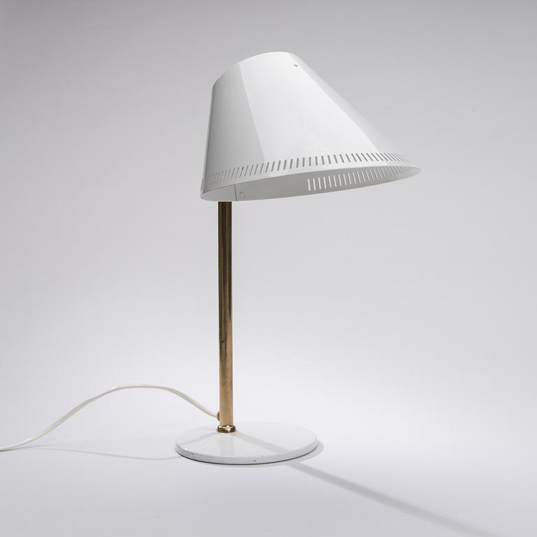 PAAVO TYNELL, TABLE LAMP. Model 9222.  Manufactured by Idman. The mid-1900s.