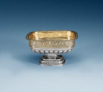 A Russian 19th century parcel-gilt bowl, unidentified makers mark, Moscow 1831.