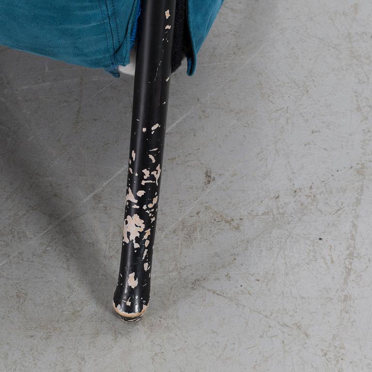 A "PROGETTI" SOFA BY UMBERTO ASNAGO FOR GIORGETTI.