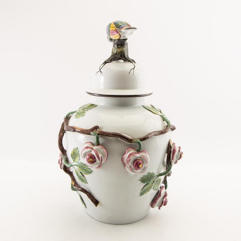 Urna med lock Rokoko-stil Rörstrand 1900-talets mitt flintgods.