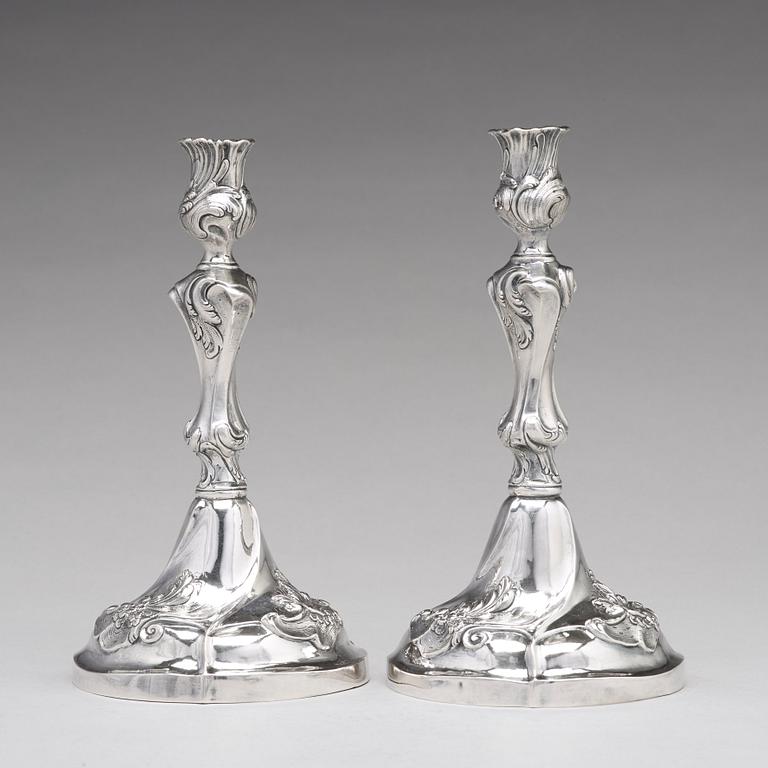 Jacob Lampa, ljusstakar, ett par, silver, Stockholm 1772. Rokoko.