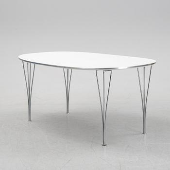 Bruno Mathsson & Piet Hein, "Superellips", Fritz Hansen, datert 1988.