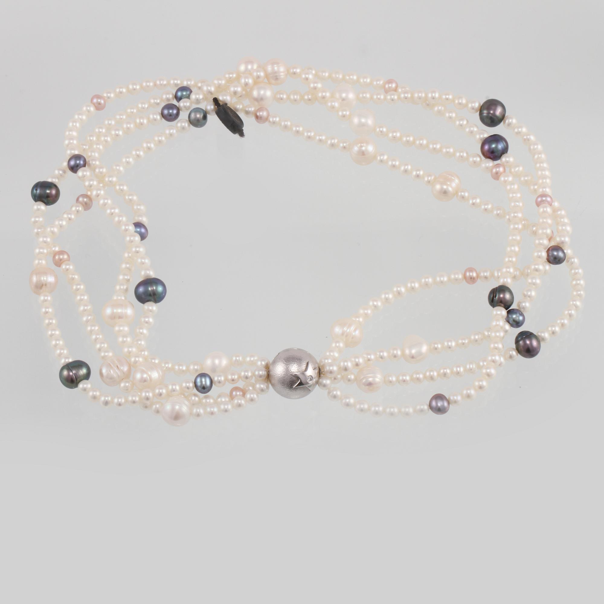 COLLIER, odlade pärlor med lås i 18K vitguld, briljantslipade diamanter samt odlad pärla, Ole Lynggaard.