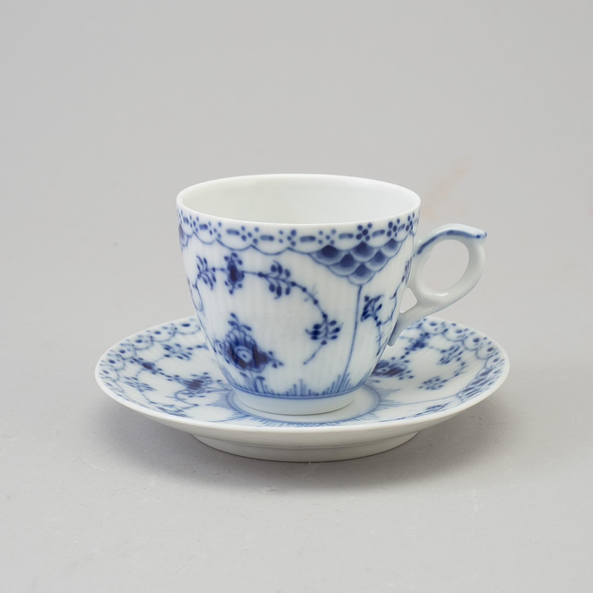 ROYAL COPENHAGEN, mat-, kaffe- och teservis, porslin, 44 delar, porslin, "Musselmalet", Danmark.