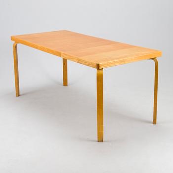 Aino Aalto, matbord, modell 95 A för O.Y. Huonekalu-ja Rakennustyötehdas A.B. 1900-talets mitt.