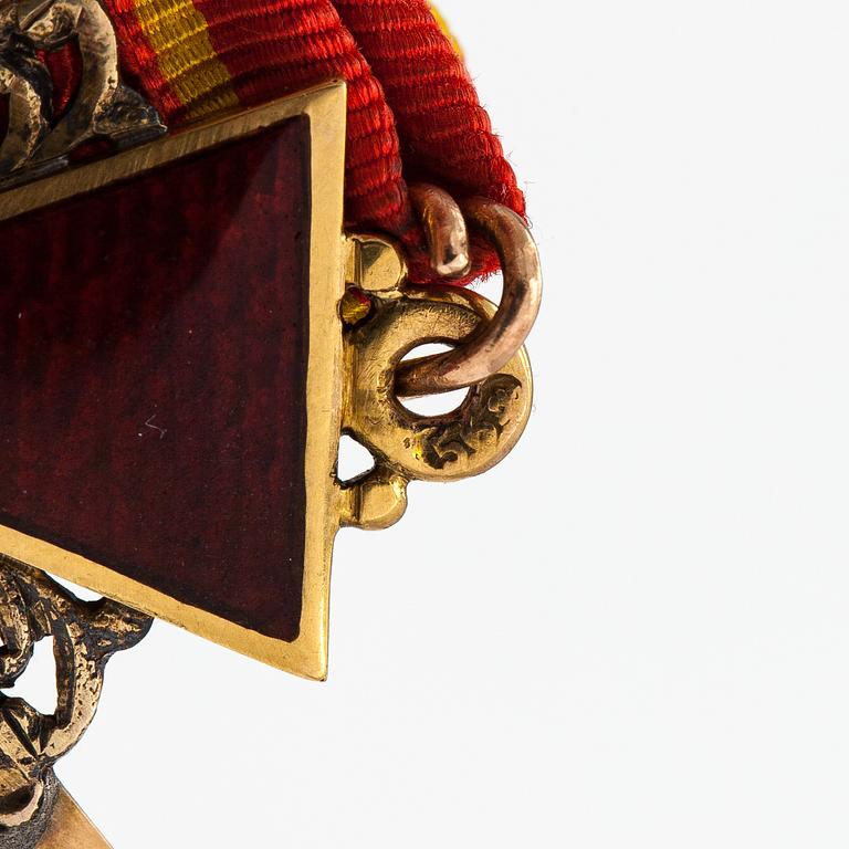 The Order of St. Anna medal, 3rd class, 14K gold and enamel, late 19th century, A. Keibel, Saint Petersburg.