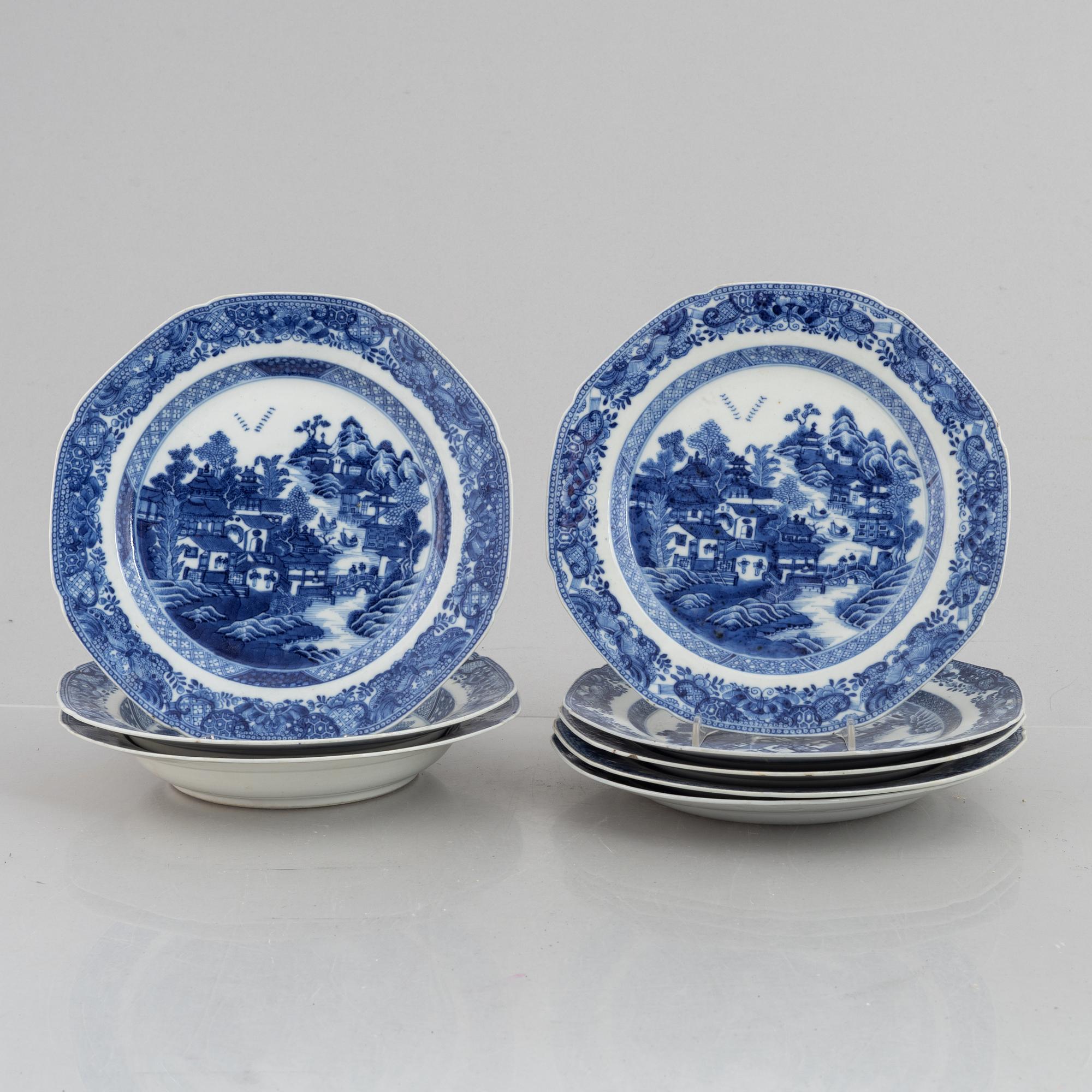 A set of eight blue and white export porcelain plates, China, Qianlong (1736-95).