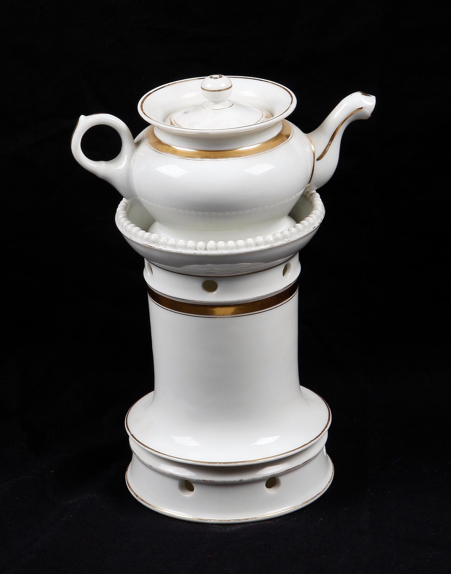 KANNA MED VÄRMESTÄLL, porslin, 1800-tal.