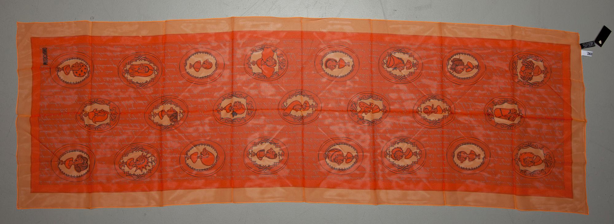 SCARF, Moschino.