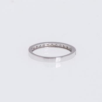 RING, briljantslipade diamanter, 14K vitguld. Suomen korutuote.
