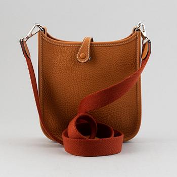 Hermès, an 'Evelyn' leather handbag.