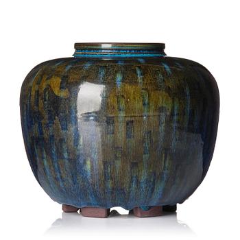 146. Wilhelm Kåge, a Farsta stoneware urn, Gustavsberg Studio 1958.