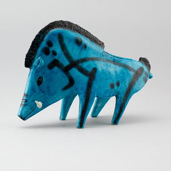 A Bruno Gambone ceramic sculpture of a boar, Italy 1960's.