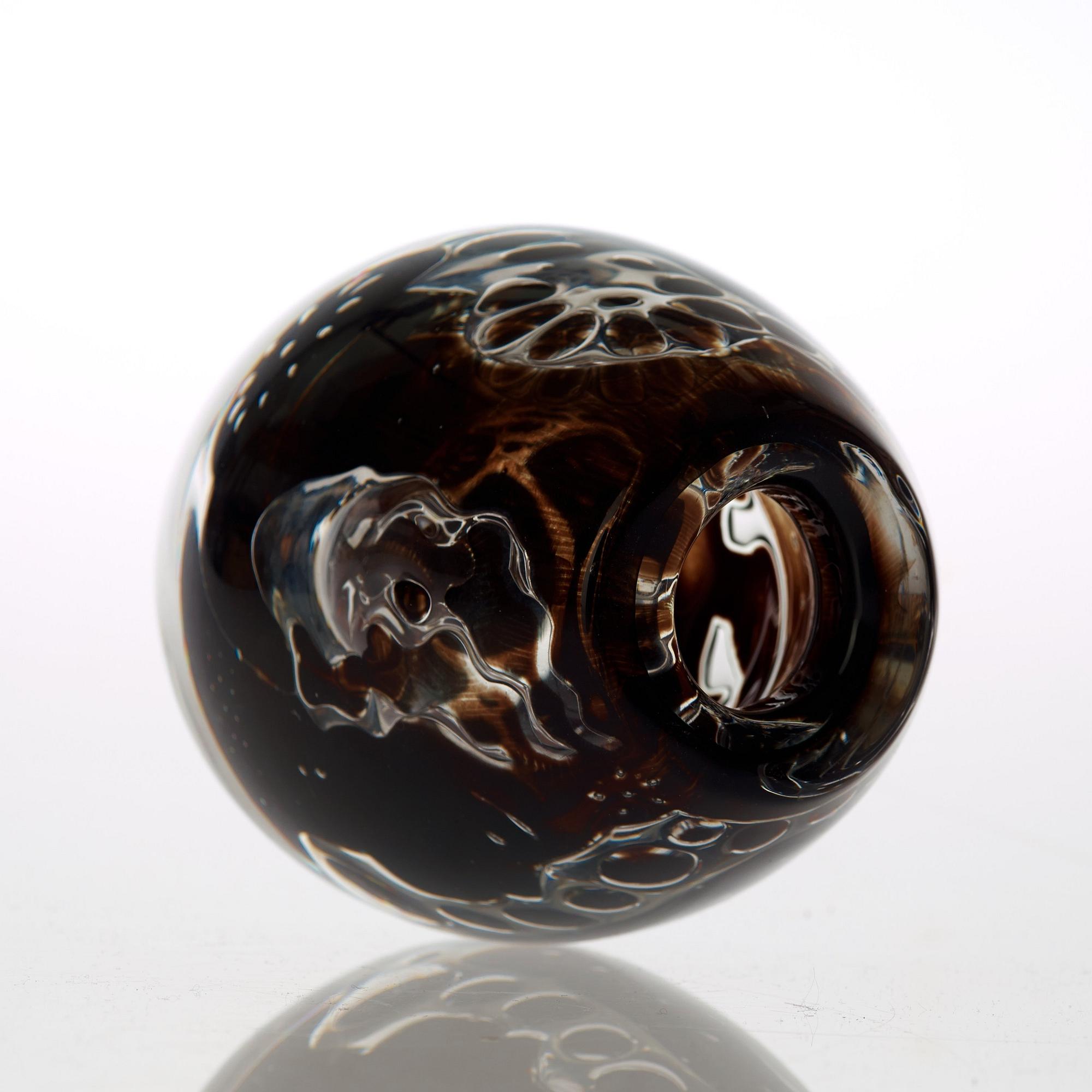 An Edvin Öhrström 'ariel' glass vase, Orrefors 1958.