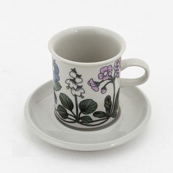 Esteri Tomula, a porcelaine dinner service, 'Flora', Arabia, Finland (56 pieces).
