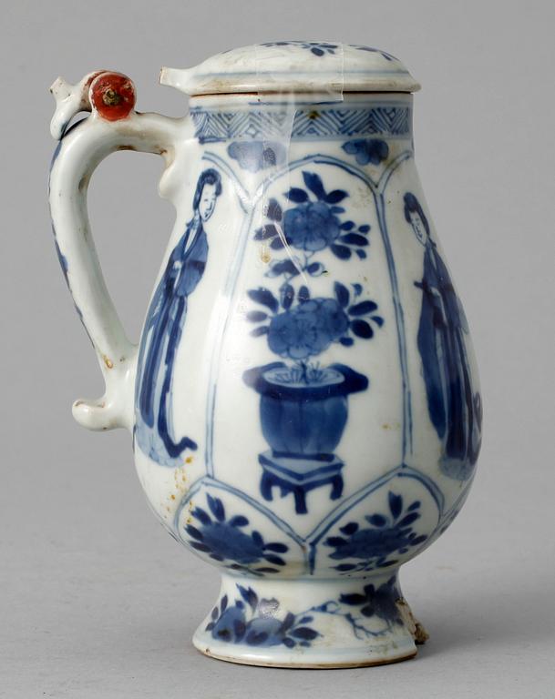 A blue and white jug, Qing dynasty, Kangxi (1662-1722).