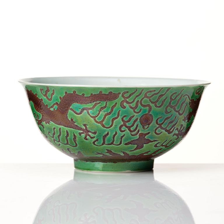 A five clawed dragon bowl, Qing dynasty, Guangxu mark.