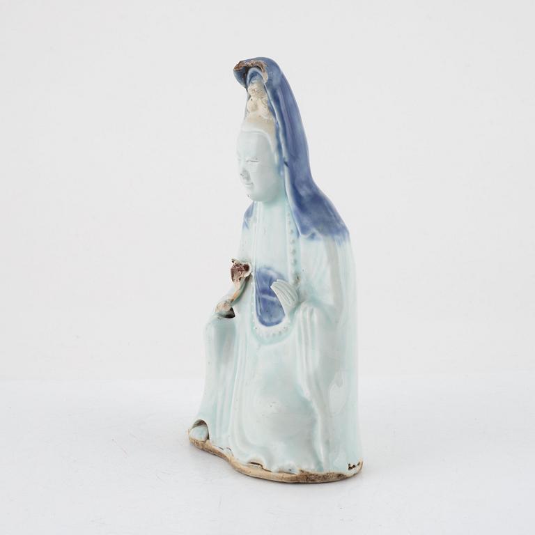 A Chinese figure of Guanyin, Qing dynasty, 18th Century.