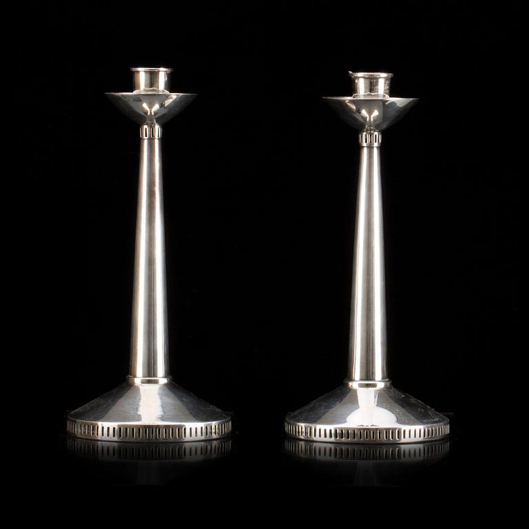 LJUSSTAKAR, silver, ett par. Göteborg 1960 respektive 1963, Tesi för Göthlin.