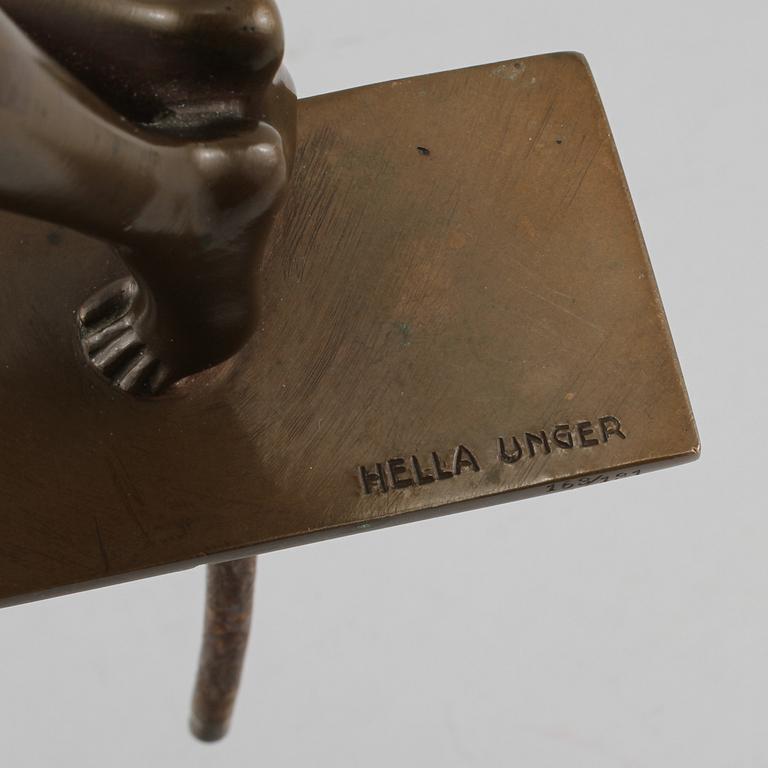 SKULPTUR, patinerad brons, signerad Hella Unger och numrerad 163/131.