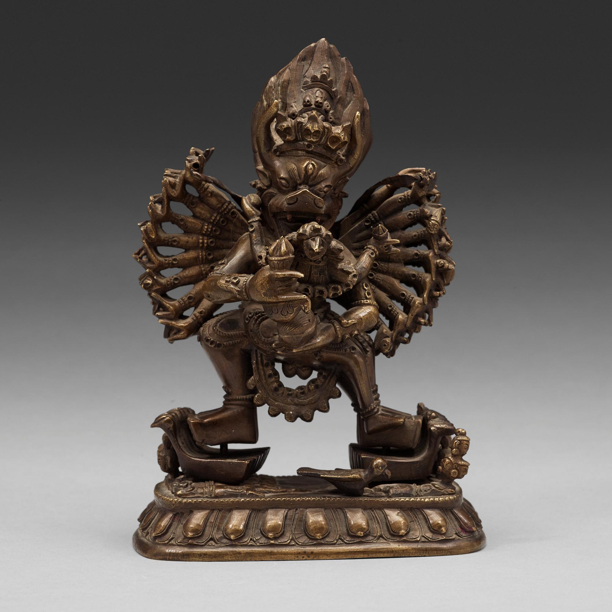A bronze figure of Yamantaka, Tibet, tidigt 1900-tal.