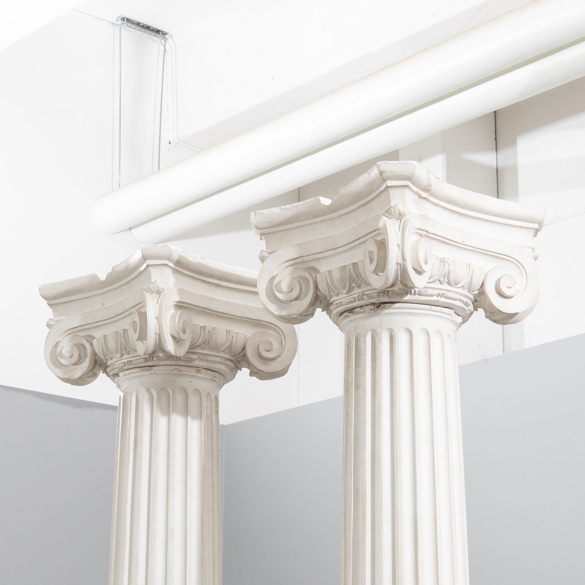 Columns a pair 20th century.