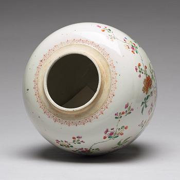 A famille rose jar, Qing dynasty, Qianlong (1736-95).