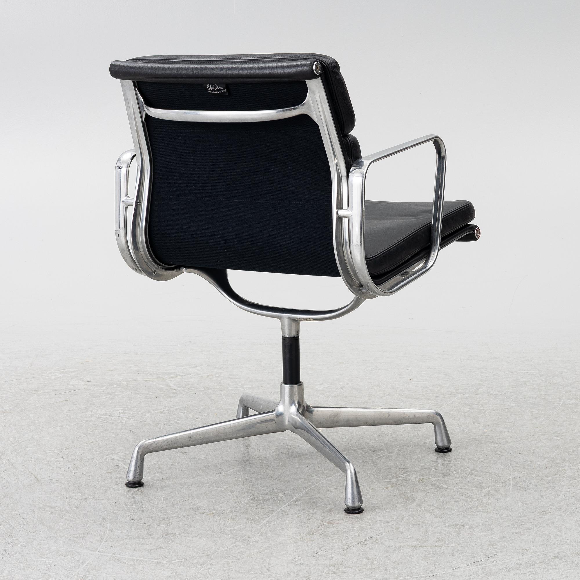Charles & Ray Eames, Office chair, “EA208 Soft Pad Chair”, Vitra.