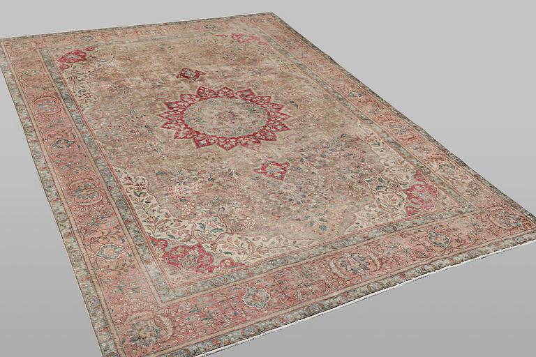 A carpet, Persian, Vintage Design, ca 338 x 235 cm.