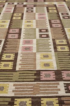 Märta Måås-Fjetterström, MATTO, "Nyponblomman", flat weave, ca 308 x 198 cm, signed AB MMF.
