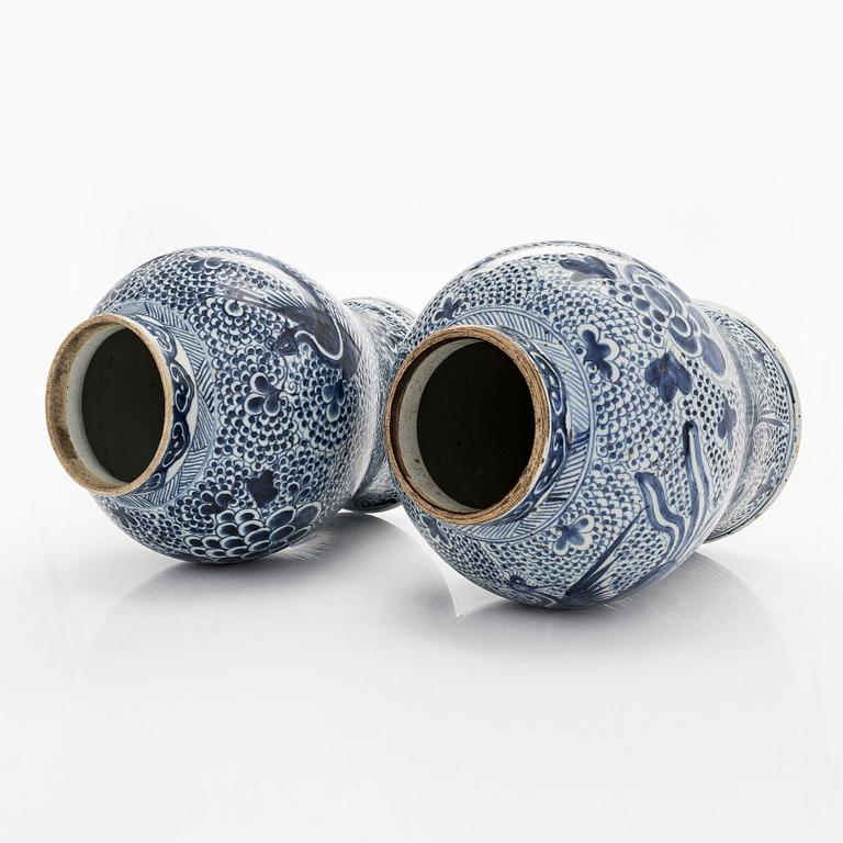 A pair of Kangxi style vases, China, 19th century.