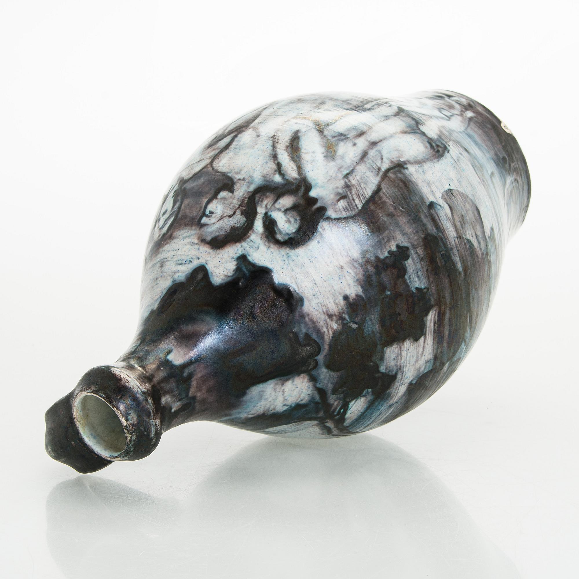 Emil Rekola, a 1920s ceramic vase, Kupittaan Savi.
