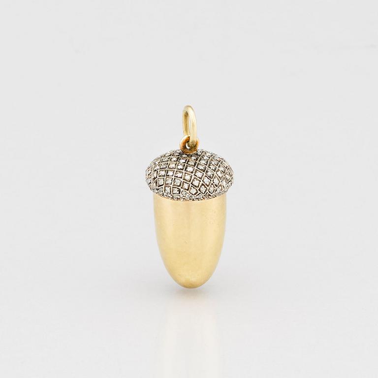 A jeweled gold pendant locker, with a cigarette holder, St. Petersburg 1908-1917.