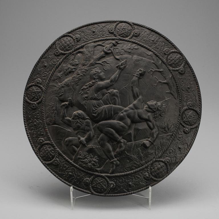 DEKORATIONSSKÖLD, gjutjärn, fornnordisk stil, 1800-talets slut.