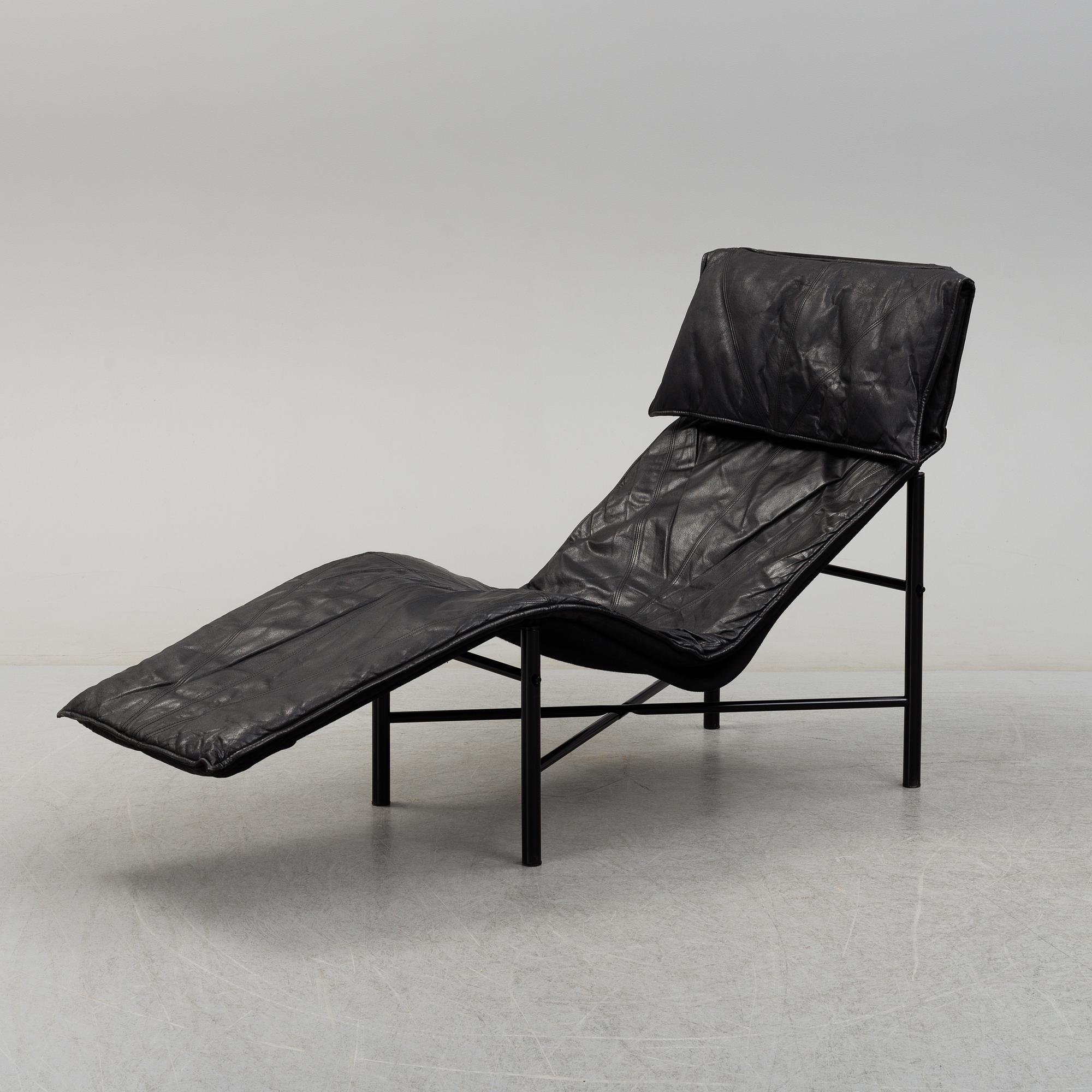 A 1980/90's "Skye" leather lounge chair by Tord Björklund, IKEA.