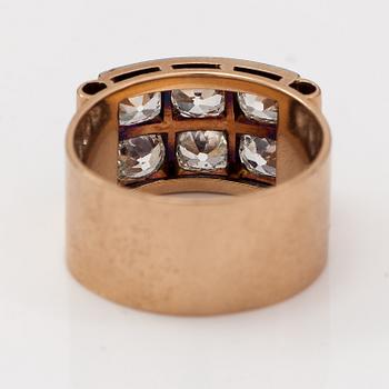 A 14K gold ring with old-cut diamonds ca. 2.50 ct in total. Kultakolmio Ky, Espoo 1951.