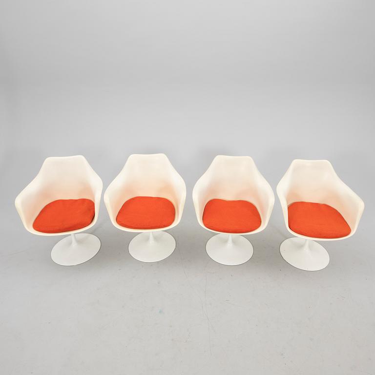 Eero Saarinen, matbord samt stolar 4 st "Tulip", Knoll International, licenstillverkat av NK Inredningar 1960-tal.