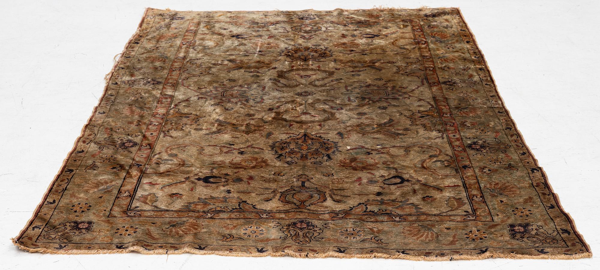 Matta, antik silke Kayseri, ca 170 x 116 cm.