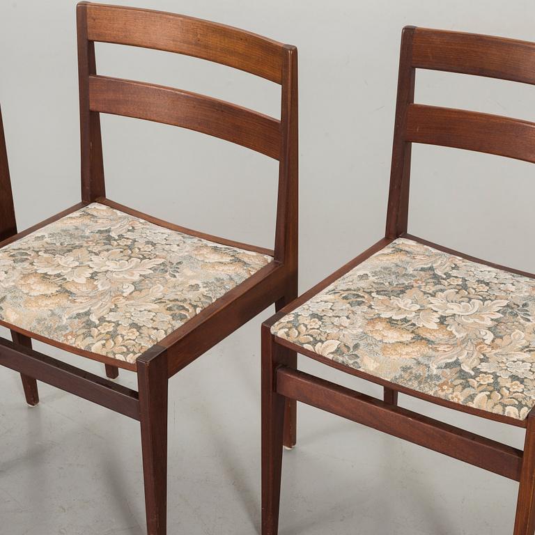 A SET OF 4 CHAIRS FROM THE MIDDLE OF 20TH CENTURY.