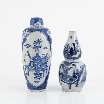 Two blue and white porcelain vases, Qing dynasty, 19th century.