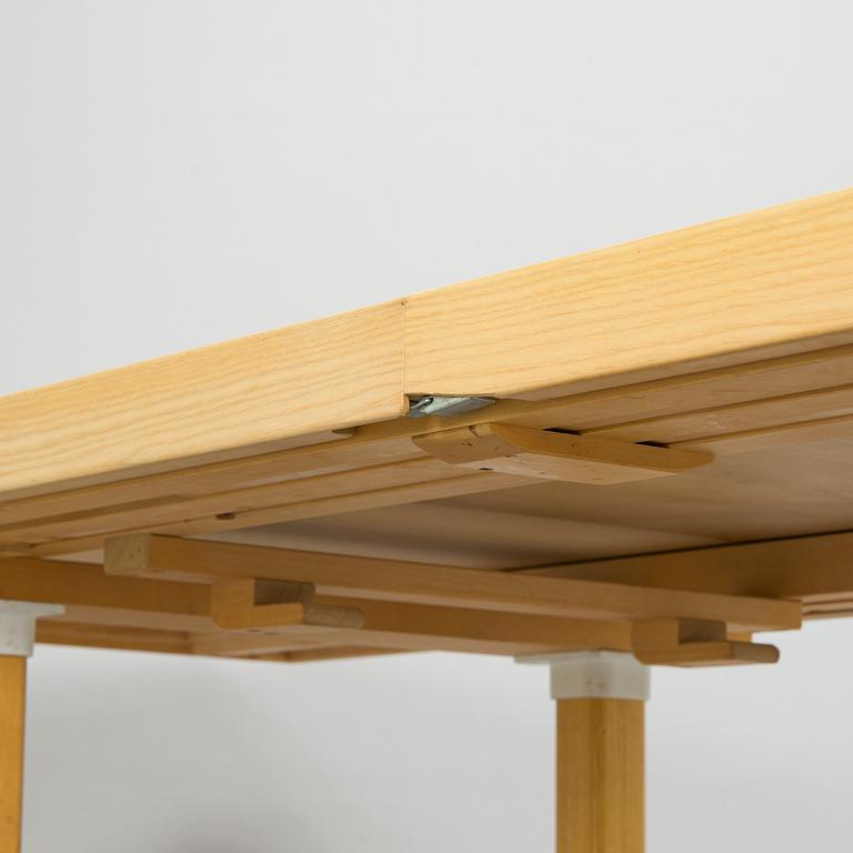 Alvar Aalto, matbord, mdell H94, 1900-talets slut.