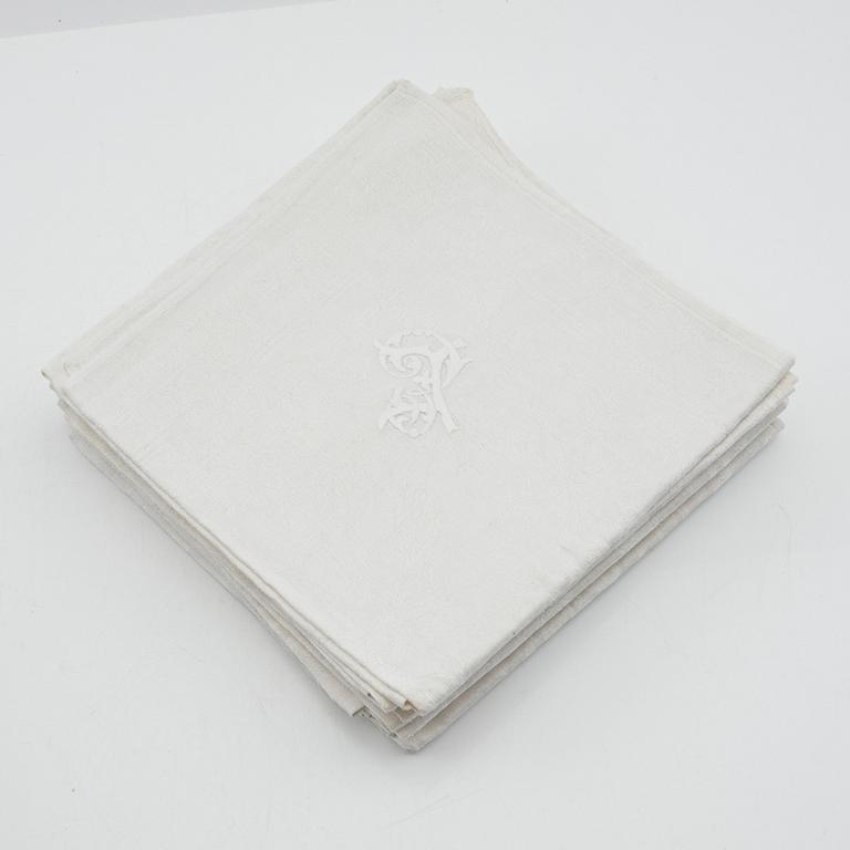 Napkins a total of 73 pcs damask various patterns first half of the 20th century.